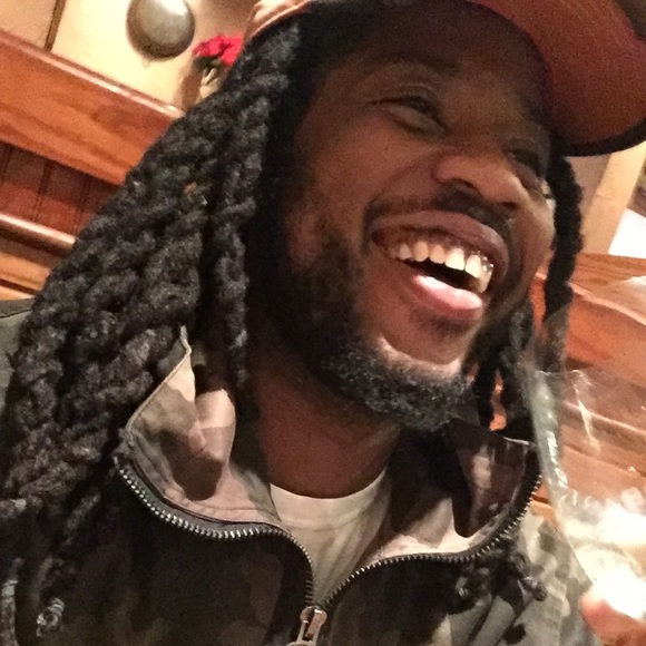 Meet your Posher, Mike - Picture 1 of 8